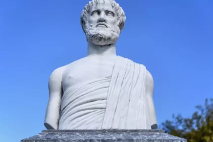 Quem foi Sócrates e qual sua importância para a filosofia?
