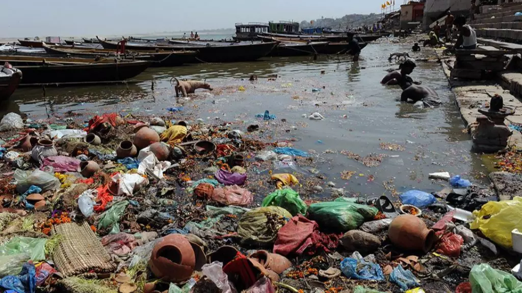 Imagem do Rio Ganges, um dos rios mais poluídos do mundo